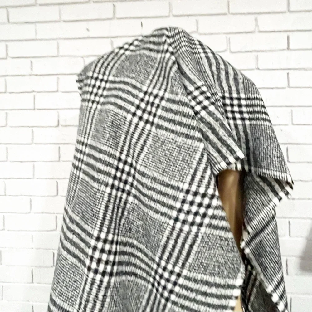 Old Navy Academia Black and White‎ Checkered Scarf